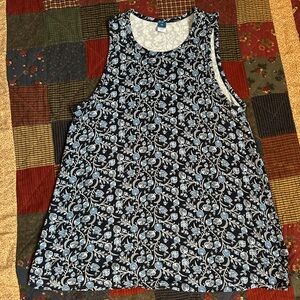 Old Navy Navy and Blue Floral Patterned Luxe Tank Top - Size Small